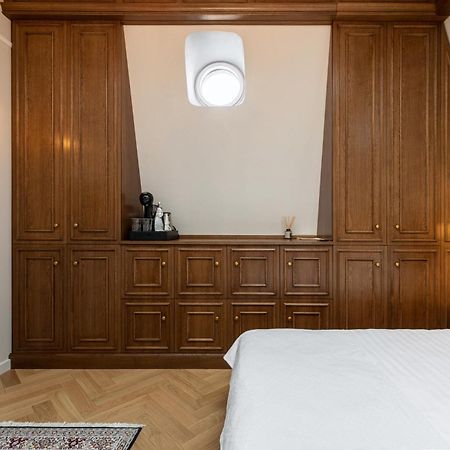 Templum Clava Hotel Bukarest Kültér fotó