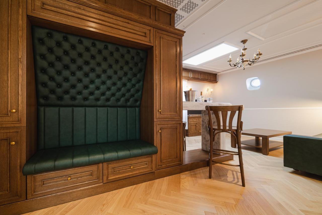 Templum Clava Hotel Bukarest Kültér fotó