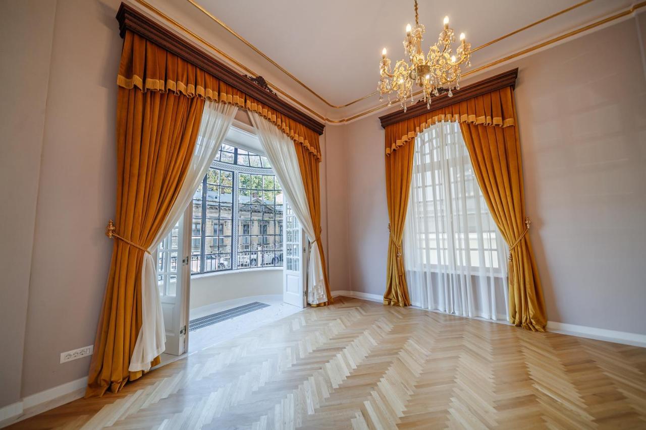 Templum Clava Hotel Bukarest Kültér fotó