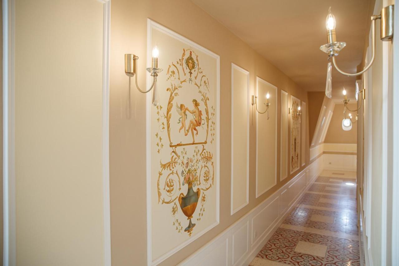 Templum Clava Hotel Bukarest Kültér fotó
