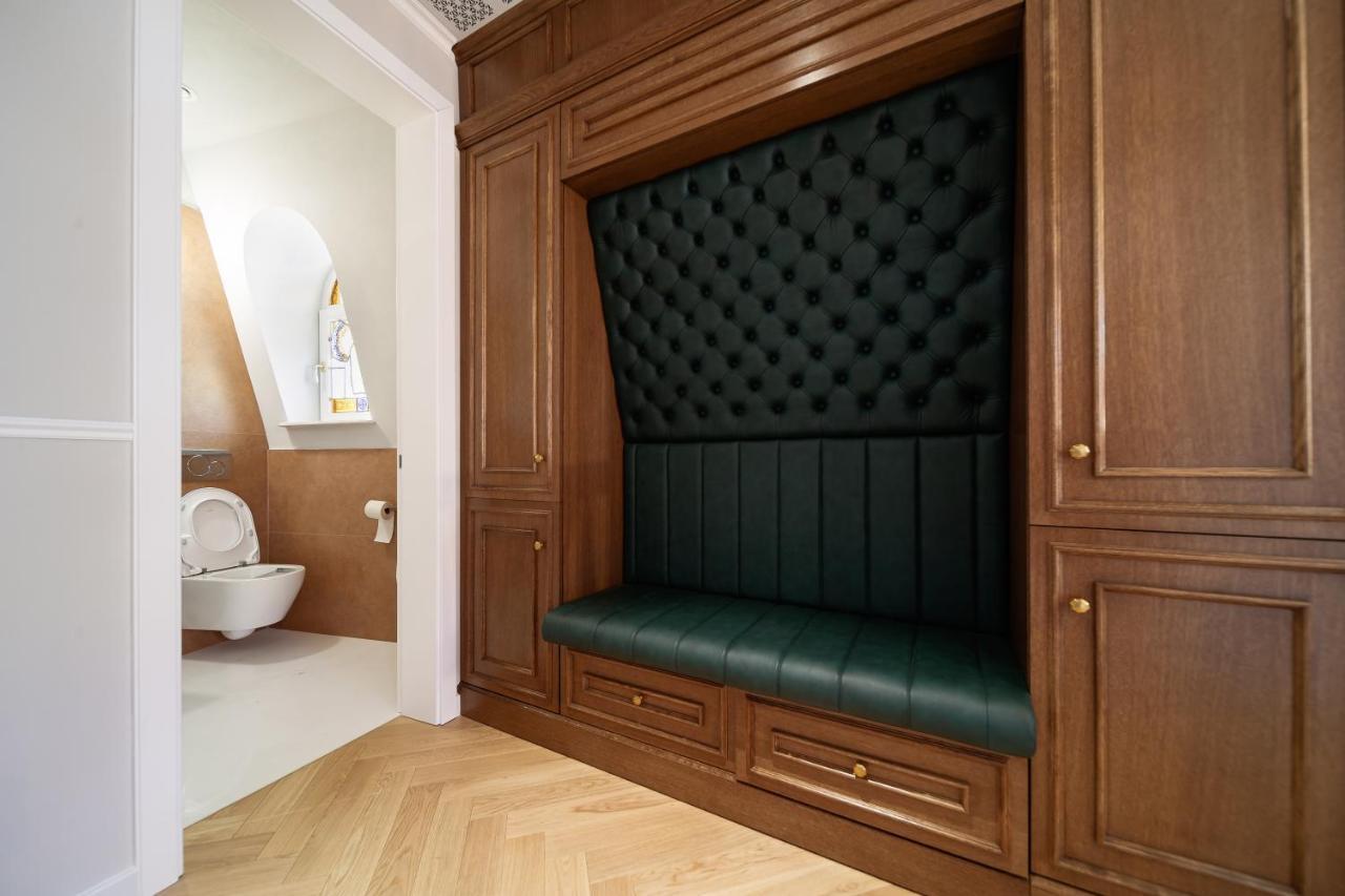 Templum Clava Hotel Bukarest Kültér fotó