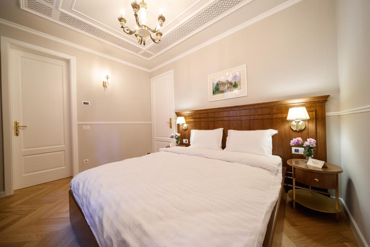 Templum Clava Hotel Bukarest Kültér fotó