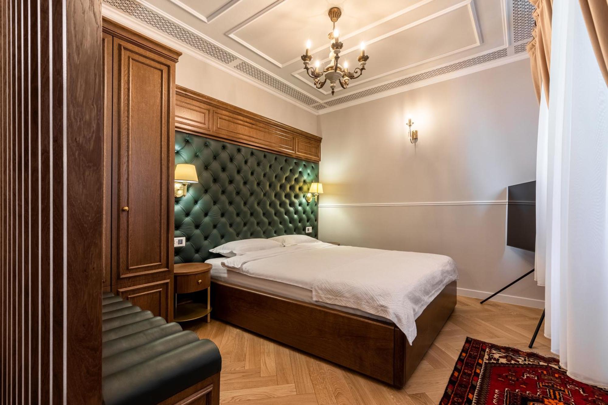 Templum Clava Hotel Bukarest Kültér fotó