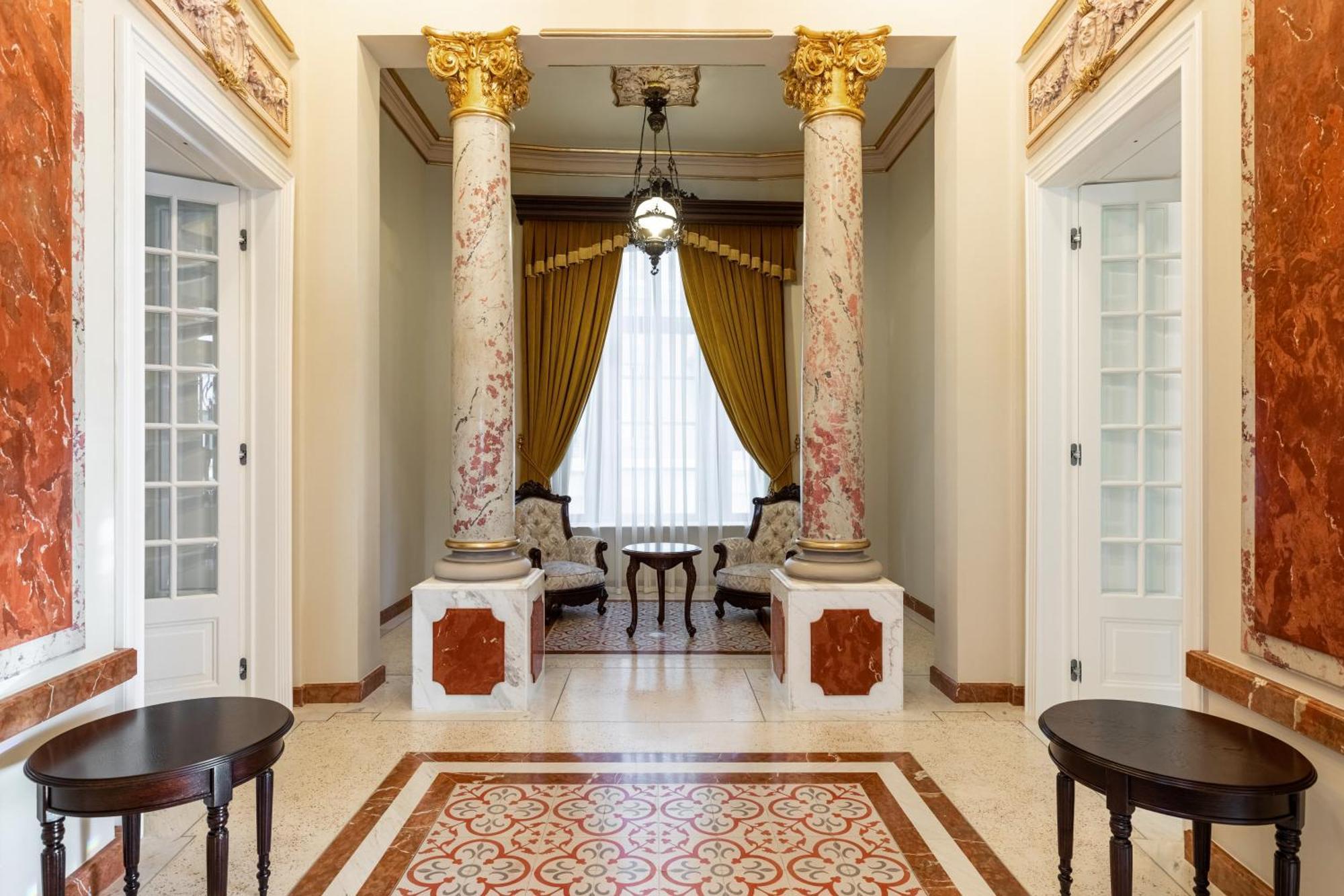 Templum Clava Hotel Bukarest Kültér fotó