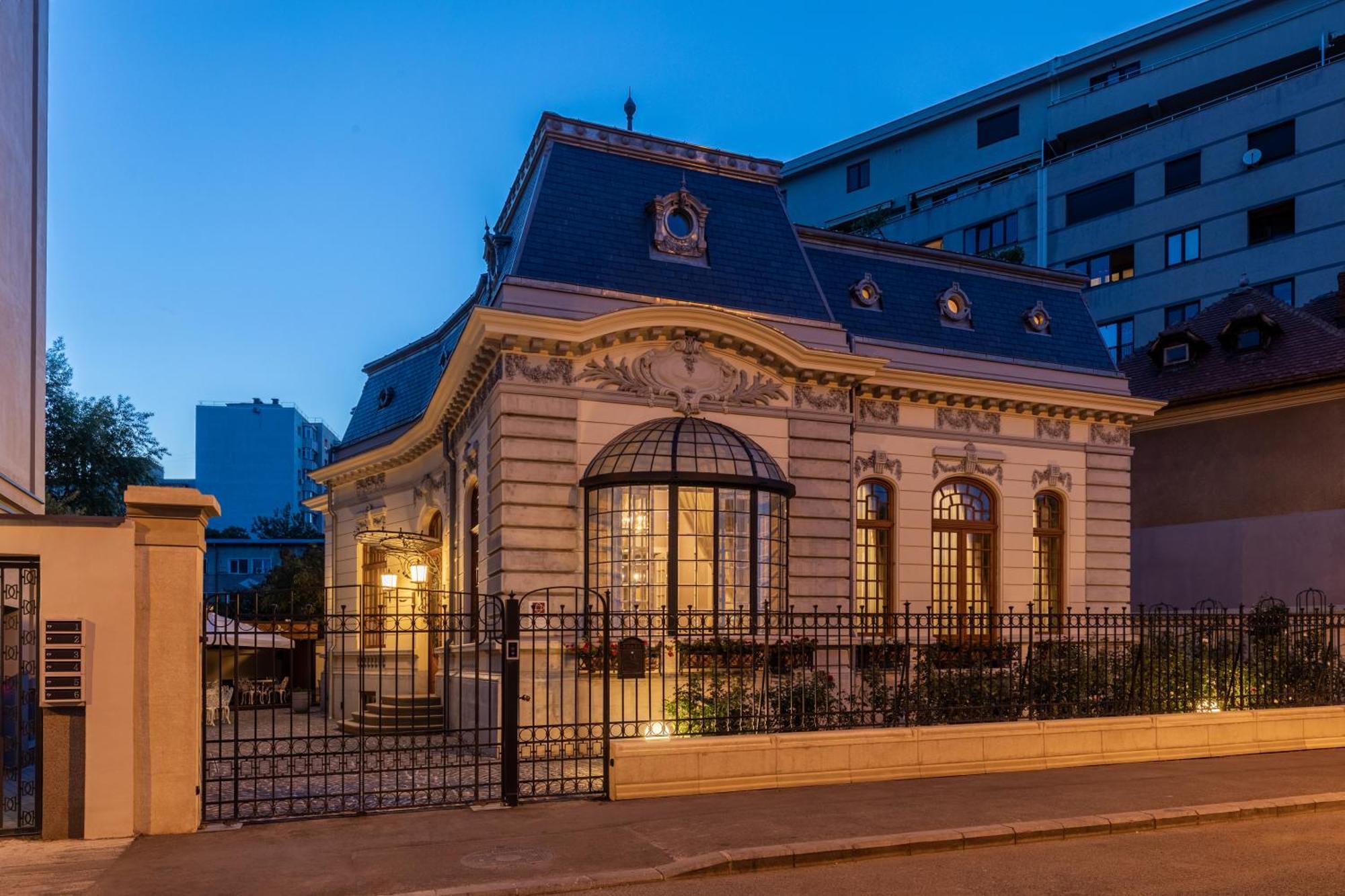Templum Clava Hotel Bukarest Kültér fotó